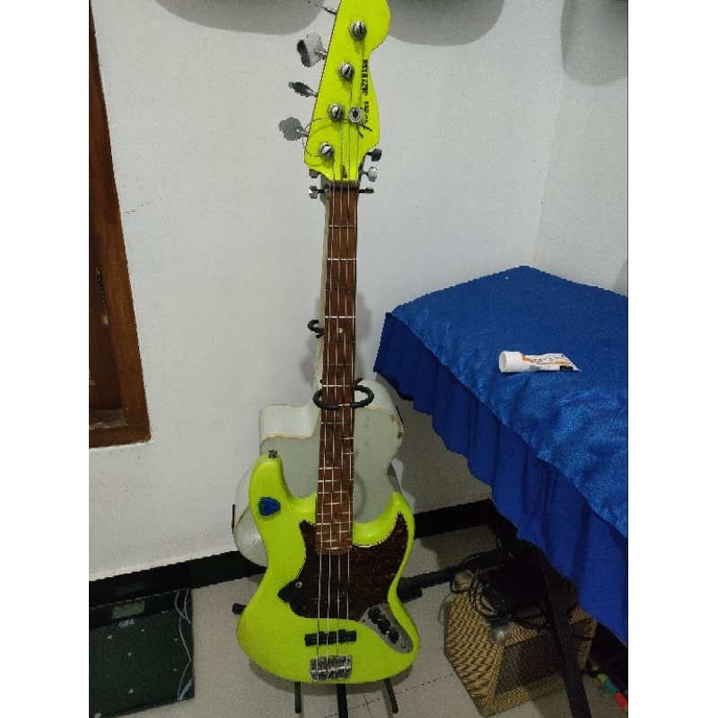 Bass custom Fender Jazz