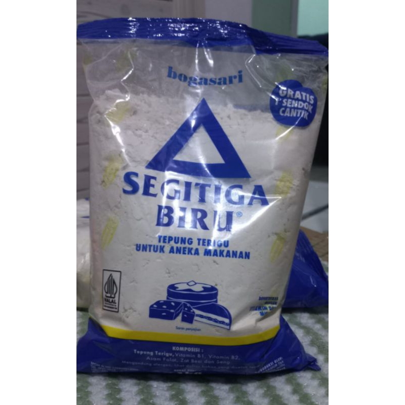 

TEPUNG TERIGU 1KG SEGITIGA BIRU