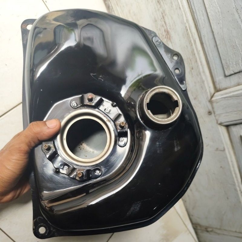 tanki bensin honda beat eco k81,scoopy donat taun 2018/2019.barang second original lepasan motor nor