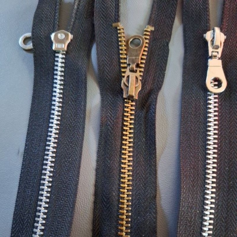 RESLETING JAKET GIGI BESI