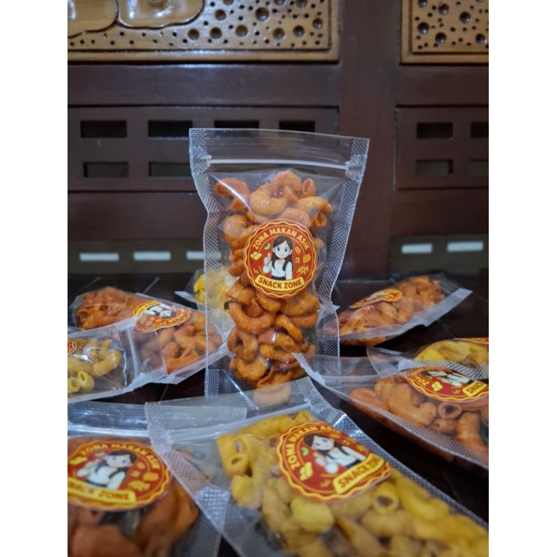 

SNACK ZONE Makaroni Jeruk - beli 5 Gratis 1