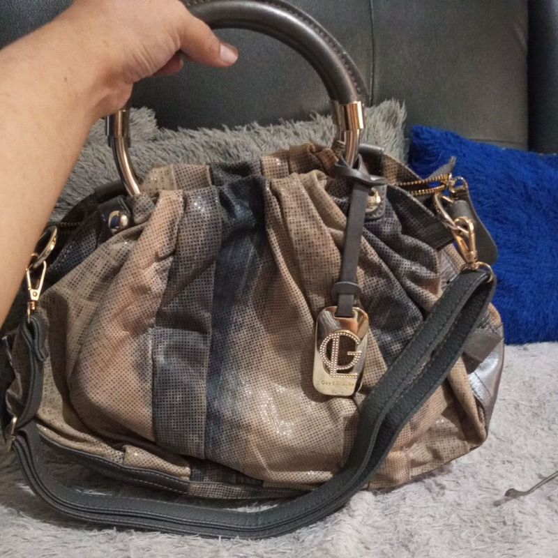 Guy Laroche Prealoved Tas Satchel wanita second