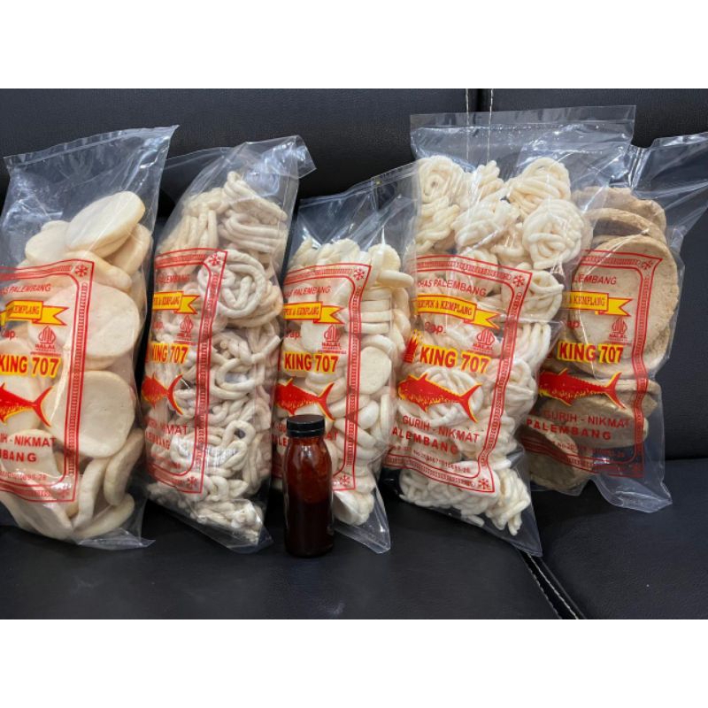 

Paket Mix 1kg @200 gram dan Sambal botol (Kerupuk sanggul Kulit,Kerupuk sanggul super,Mini,kancing,kemplang kulit dan sambal botol)