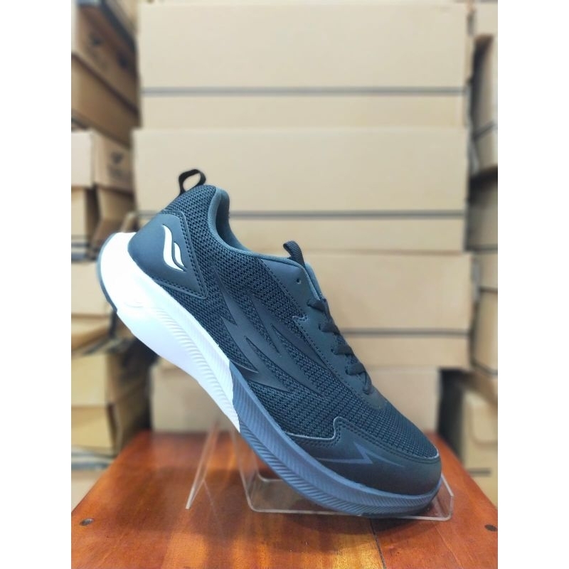 SEPATU CASUAL DESLE RUNFAST HITAM/PUTIH