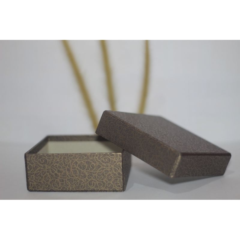 

KOTAK KADO/GIFT BOX 10cm×10cm×4cm (KERTAS RCP)