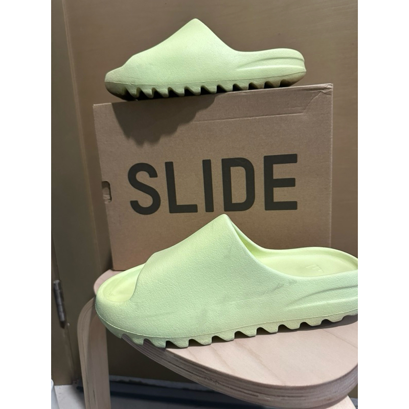 PRELOVED YEEZY SLIDE
