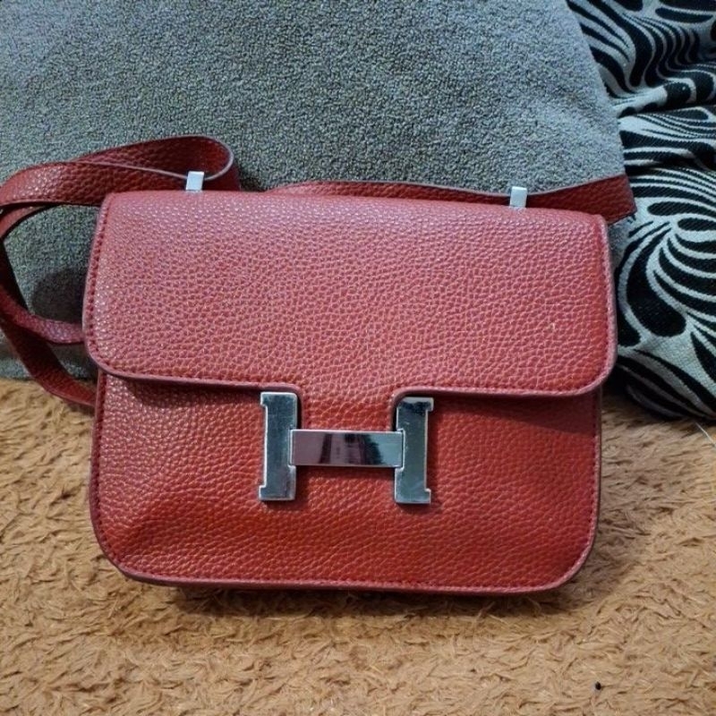 tas kulit warna merah