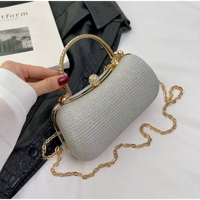 Tas pesta / clutch party warna silver / BISA INSTAN