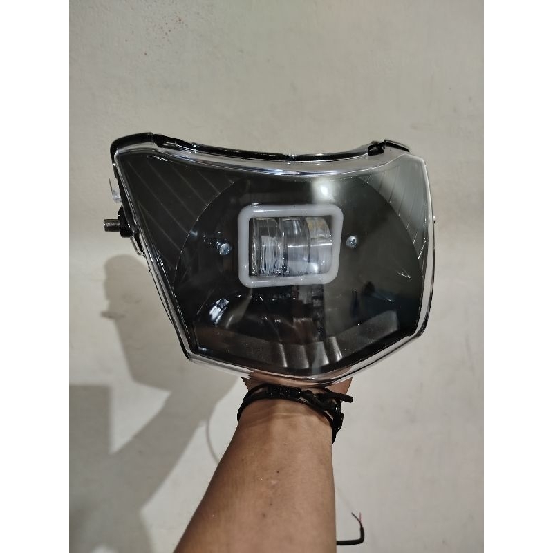 Satu Paket Reflektor Lampu Depan Supra Fit New Plus Lampu Tembak LED Lensa 3 Mata List Biru Super Te
