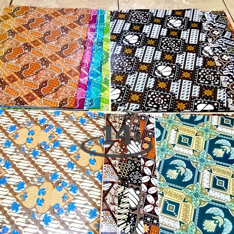 

1 Pak Kertas Kado Batik Sidu Glossy ( 5 Motif ) Isi 50 Lembar