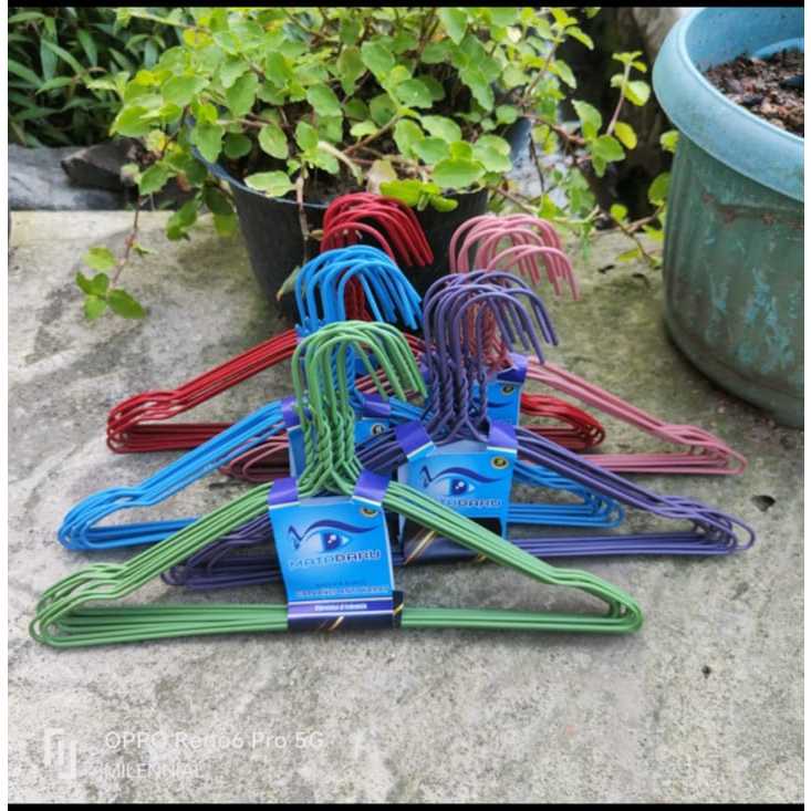 Hanger Kawat Warna Gantungan Baju Kawat Anti Slip dan anti karat Hanger Dewasa