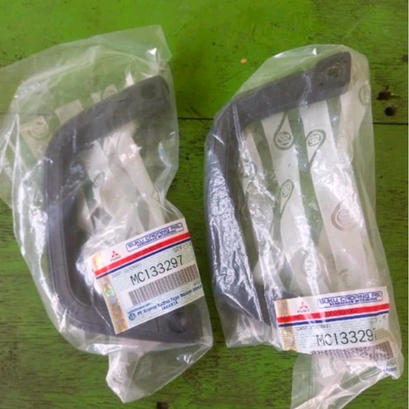 PEGANGAN RAGASA PULL HANDEL DEPAN MITSUBISHI RAGASA ORIGINAL