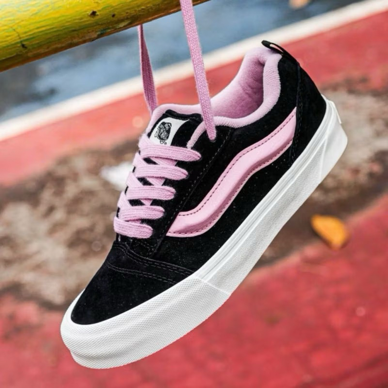 Vans Knu Skool Shoe Black / Pink