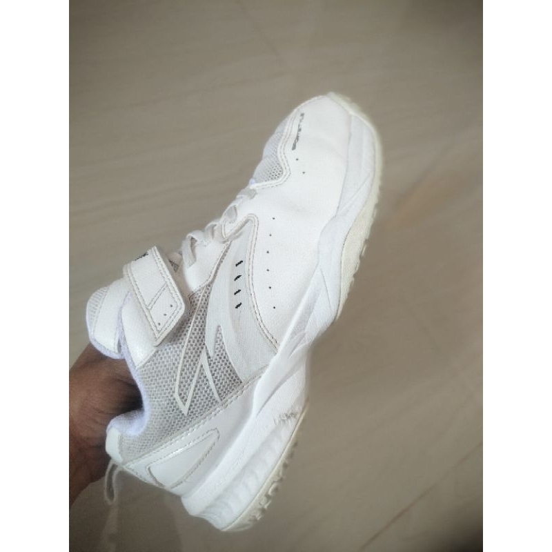 SEPATU BADMINTON ORIGINAL ANTA