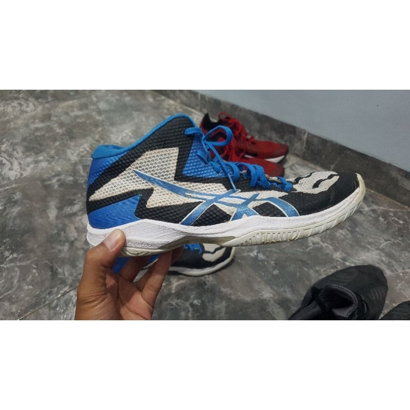 sepatu voli second 42.5