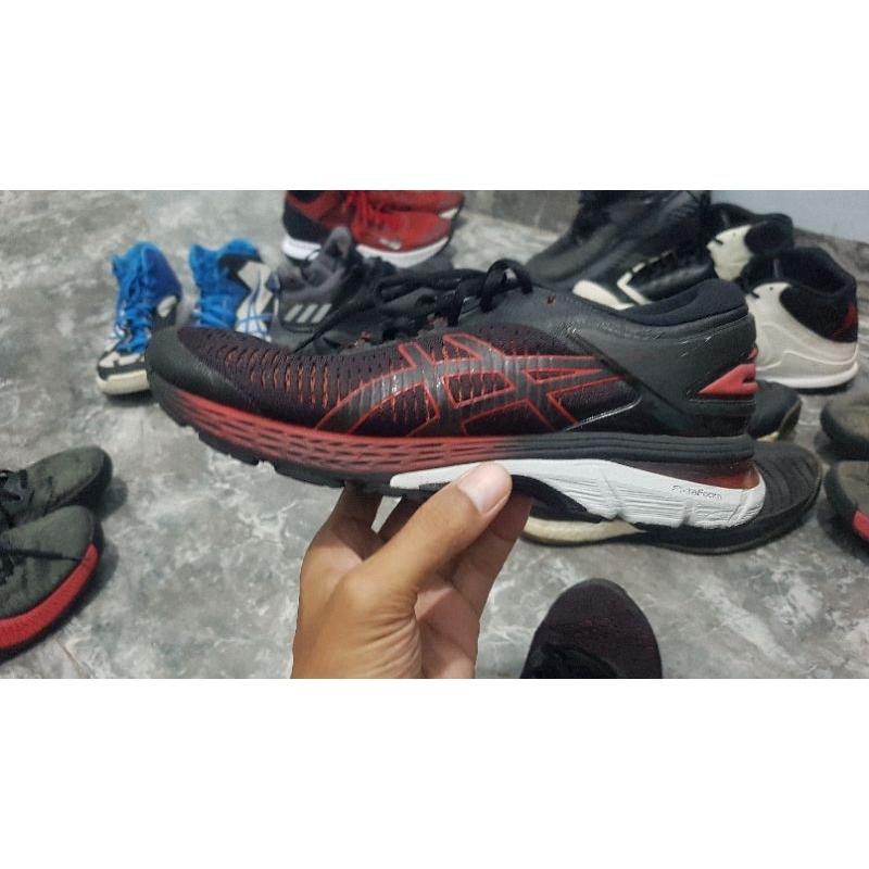 sepatu voli second 39