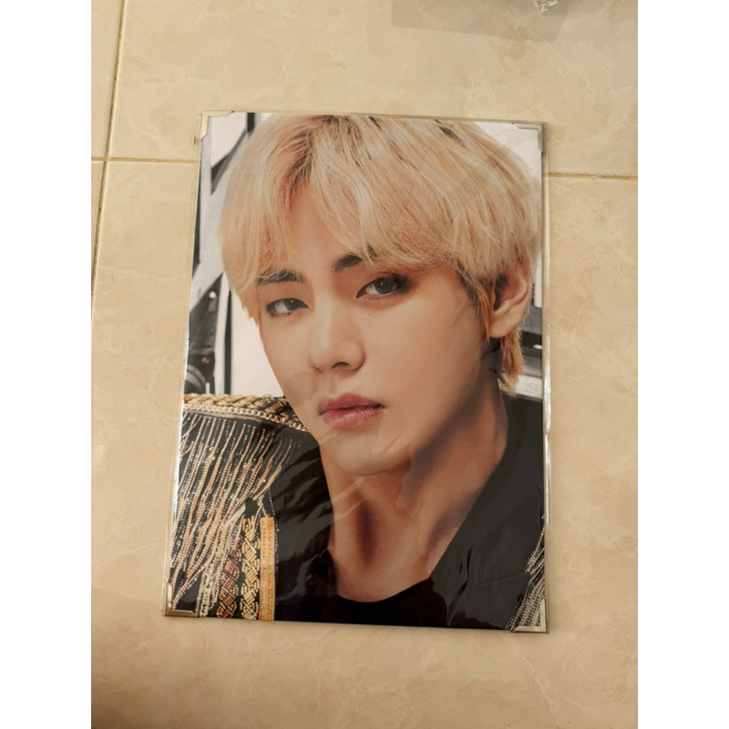 Premium Photo LY Tour Taehyung V unoff