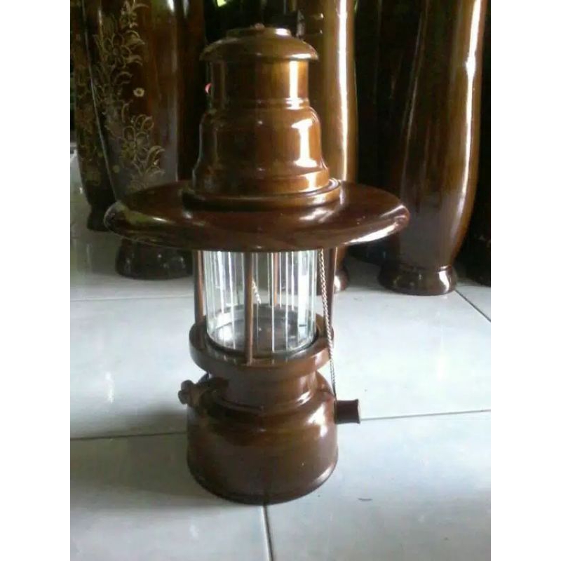 (Dua musim) Lampu kayu jati Petromaks