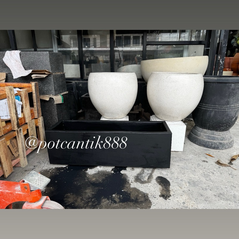 Pot kotak persegi panjang beton cat hitam doff 1m x 30 x 40