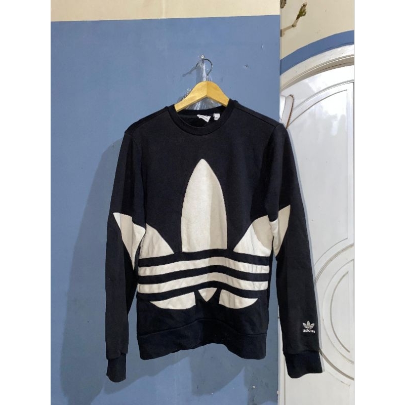crewneck adidas big logo