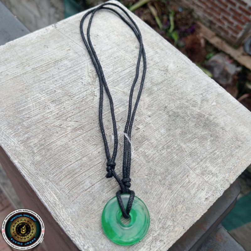 kalung tali bandul giok
