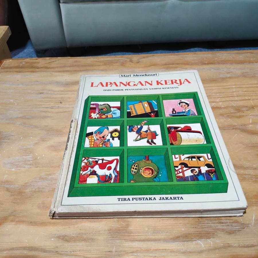 Buku Mari Menelusuri Lapangan Kerja