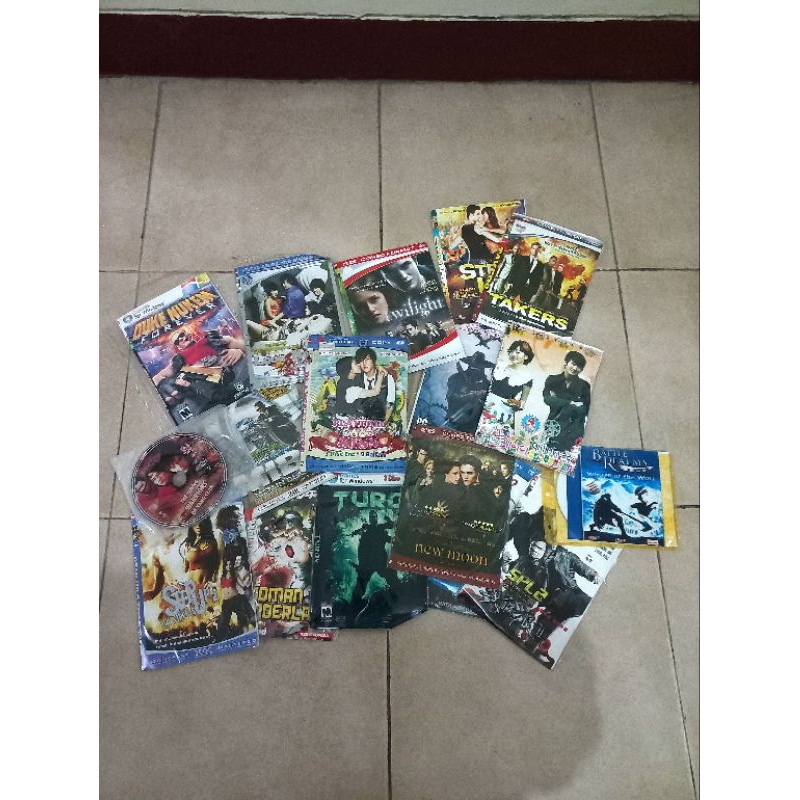 CD DVD BEKAS SECOND PRELOVED ANGGAP RUSAK BUAT HIASAN SAJA RANDOM