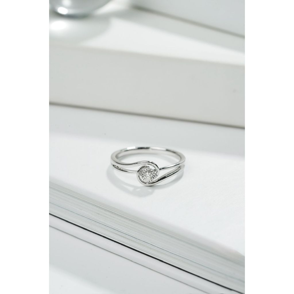 Diamond Ring VVS1 Clarity F Color