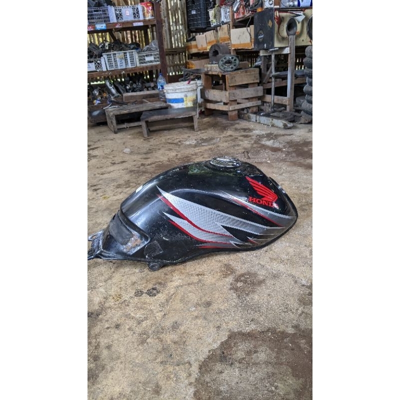 TANGKI MEGAPRO PRIMUS TEMPAT BENSIN MEGAPRO TENGKI MP PRIMUS ORIGINAL