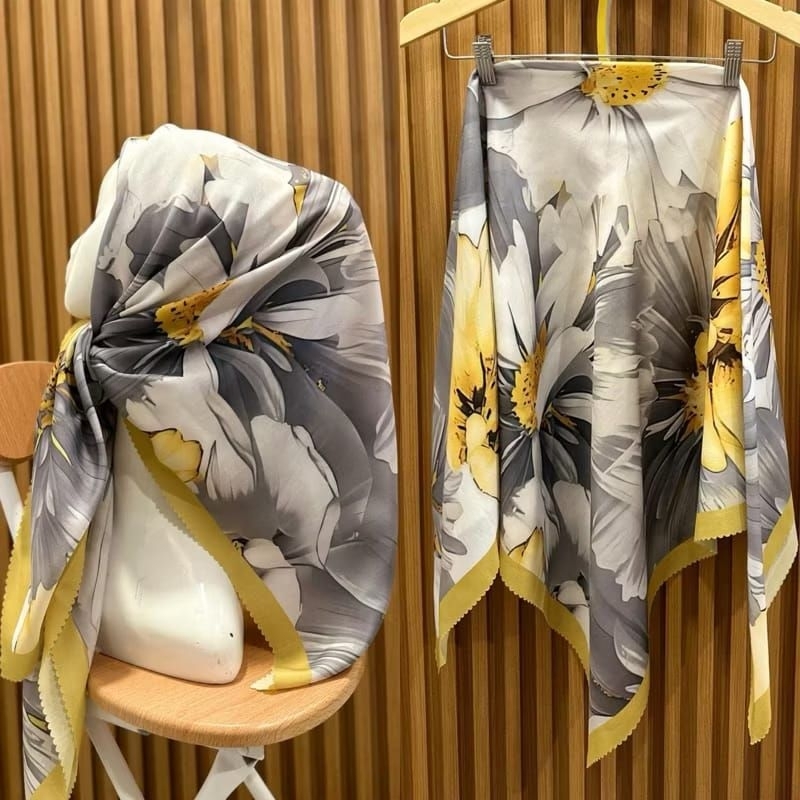HIJAB SEGIEMPAT VOAL MOTIF BUNGAN KUNING LEMON ABU KODE CT 007