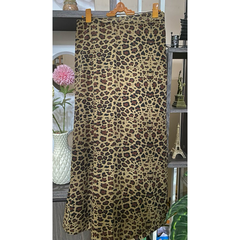 rok wanita motif macan |preloved