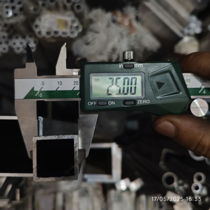 hollow aluminium 25 x 25 x 2 / aluminium hollow 25mm x 25mm tebal 2mm panjang per CM