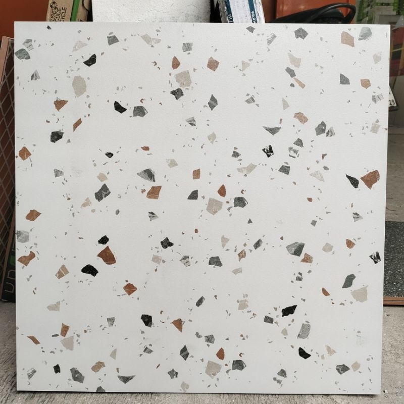 KERAMIK 50X50 MATT TERAZO WHITE MOTIF CUTTING / 50x50 teraso pixie cutting granite dipasang SEPERTI 