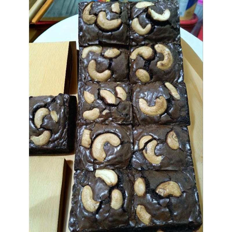 

Brownies Fudgy Coklat Premium 26x10x4