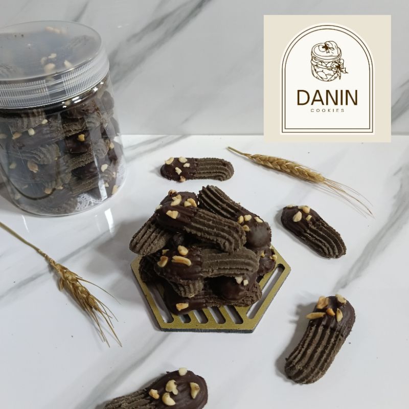 

Kue Kering Spesial Semprit Balit Coklat Toples 600ml Berat produk 335gr Beli 1 Toples Gratis 1 Pouch Kue Semprit