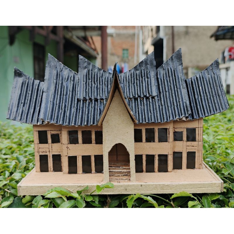Miniatur Rumah gadang