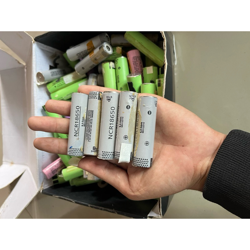 Batre ces 18650 bermerek ncr batre ori copotan lebtob