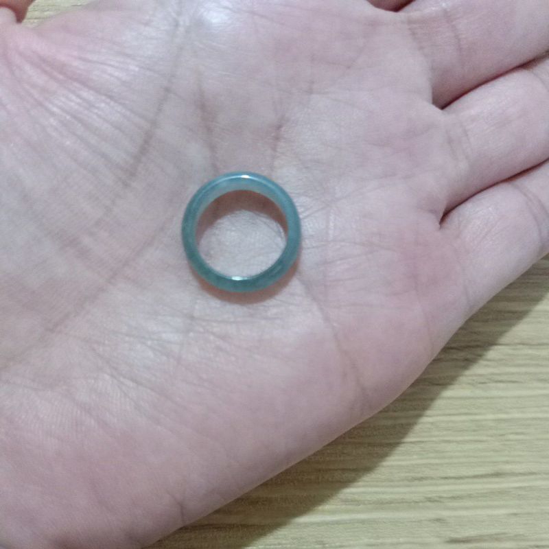 Liontin giok bwj ring