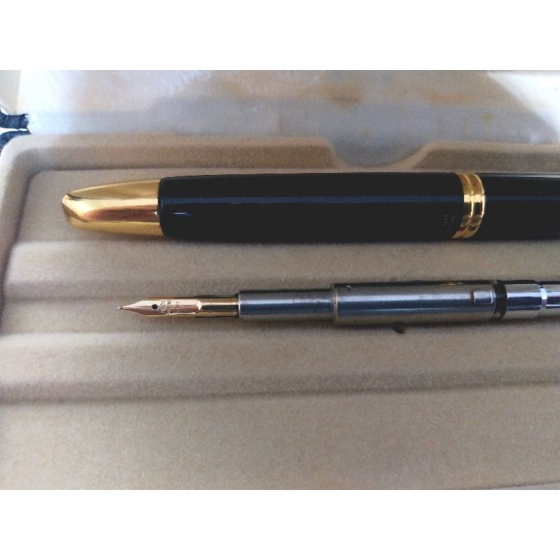 

Pilot Capless fountain pen 90% MULUS nib gold 14karat