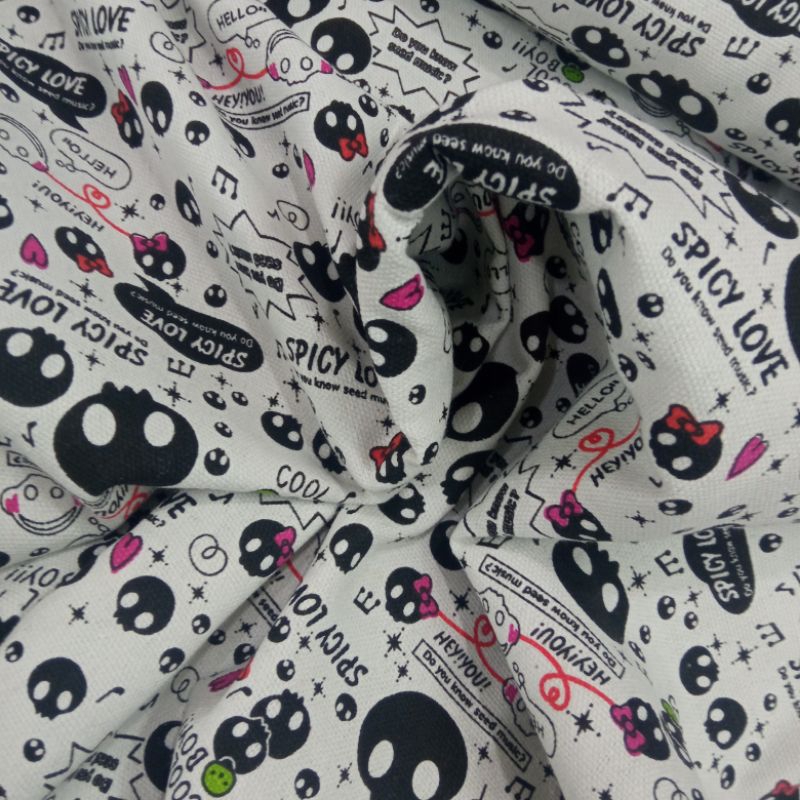 Kain Motif Geometris Hitam Putih tengkorak baby canvas