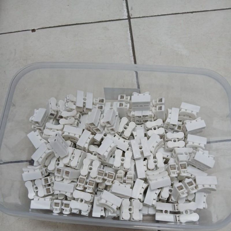 penjepit kabel listrik