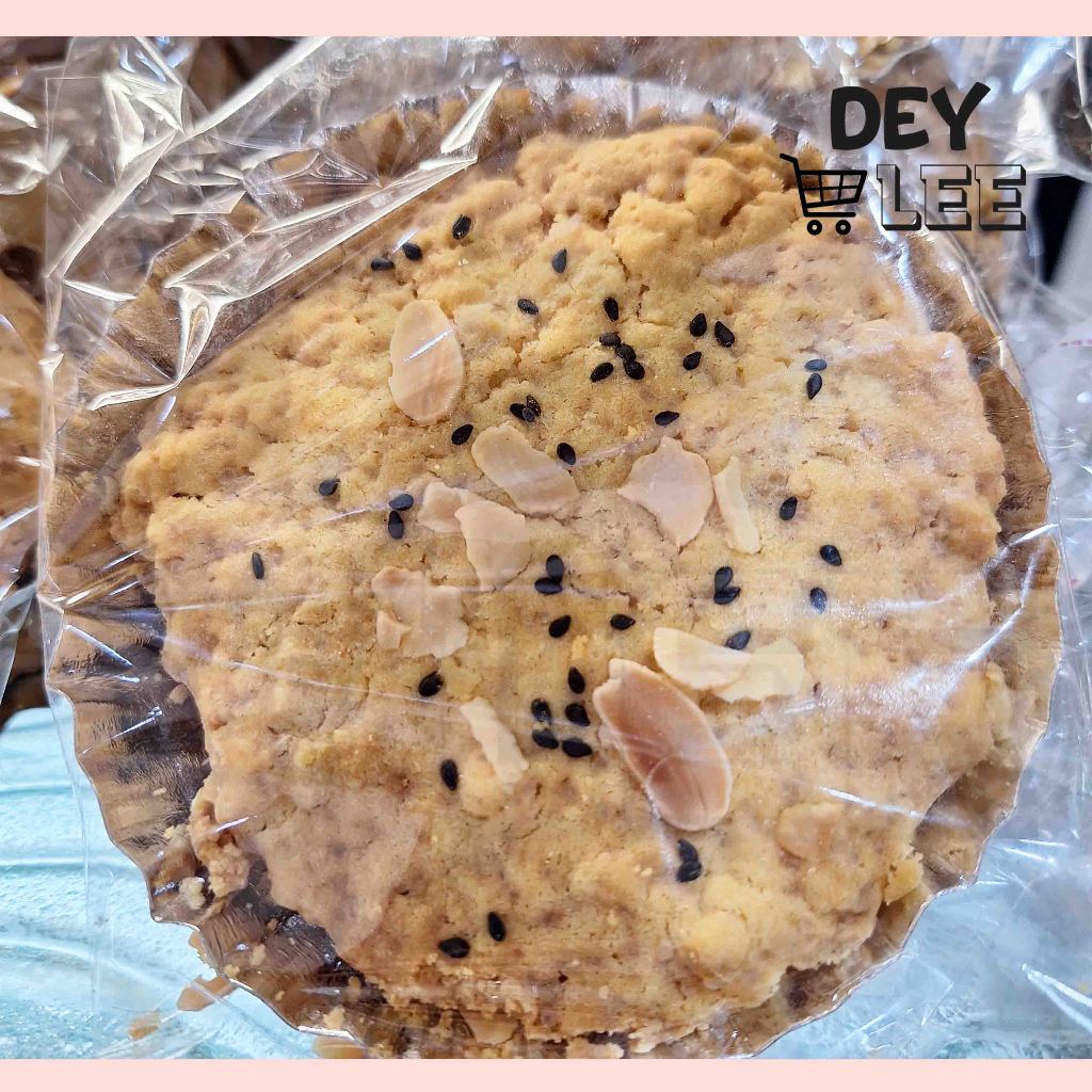 

Kue Cookie Almond Black Sesame Seed Satuan Snack Cemilan Bandung