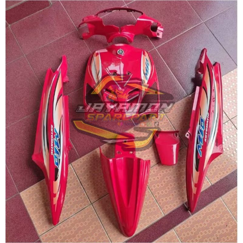 Cover body full halus motor yamaha mio sporty+striping tahun 2007 warna merah cabe