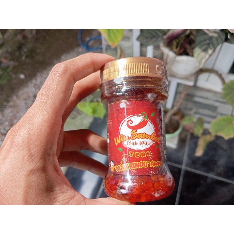 

Sambal Teri Pedas Nampol produk MAKWINSAMBAL.ID