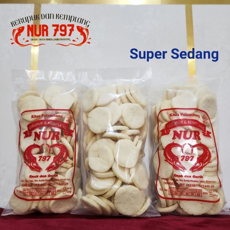 

SUPER SEDANG 250gr 500gr 1000gr kancing ikan tenggiri kerupuk kemplang NUR 797 khas PALEMBANG asli