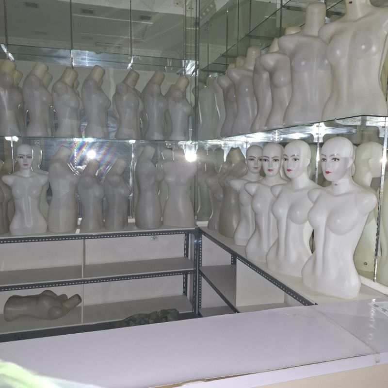 Preloved Patung Baju