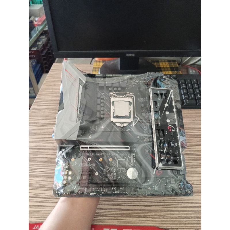 Motherboard ASRock B365M PHANTOM GAMING 4 + Processor Intel core i5 - 9400F Lga 1151 Like New