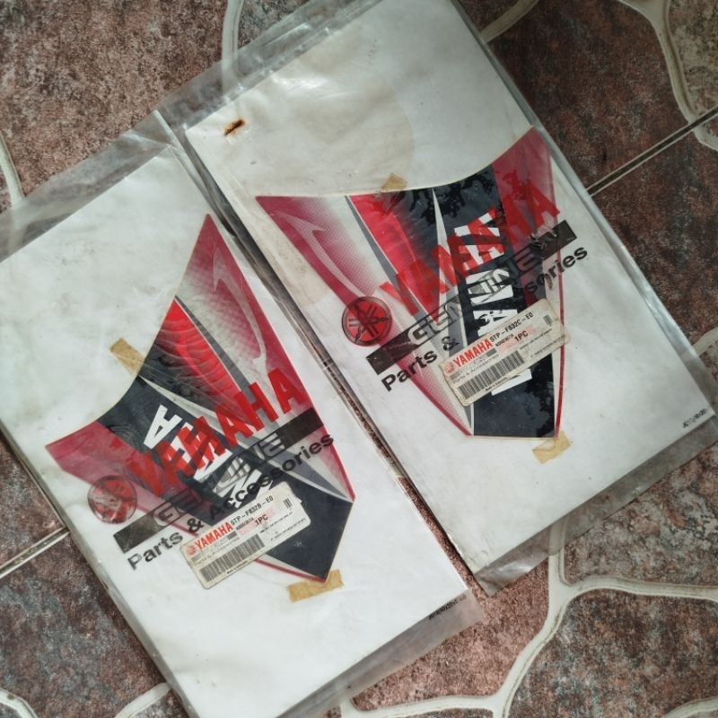 Stiker Striping Sayap Luar Kanan Kiri Jupiter Z Merah Putih 2005 Original YGP