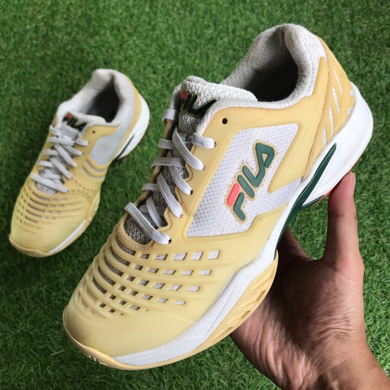Sepatu Tennis FILA Axilus size 37,5 preloved