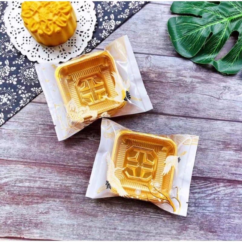 

Plastik Mooncake 11,3x14,8cm & Tray Mika 8,5cm | Plastik Mooncake & Mika Gold 8,5cm | Plastik Kue Bulan & Mika 8,5cm | Kemasan Mooncake | Mooncake Packaging | Plastik Kue